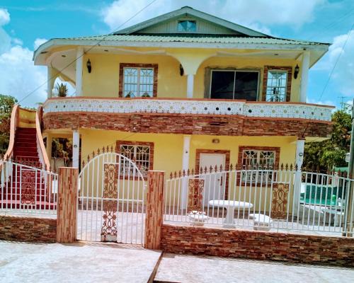 Georgetown House | Charming 1-Bed House in Georgetown