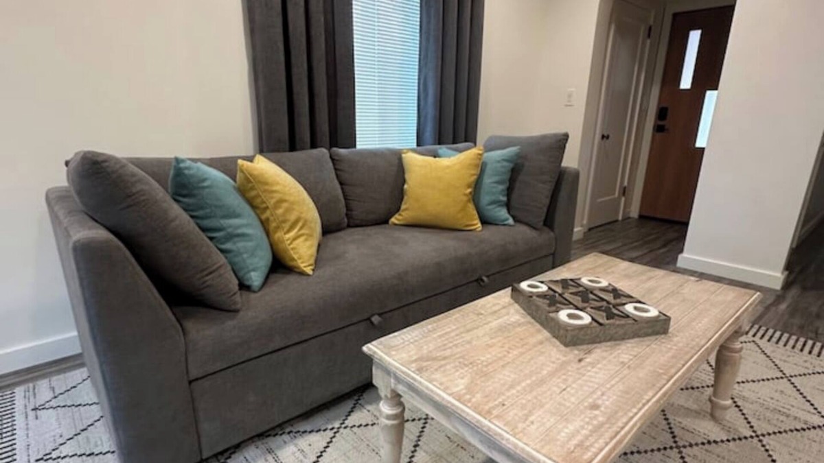 West Sacramento House | Charming 1-bedroom house with WiFi, AC in nice West Sacramento