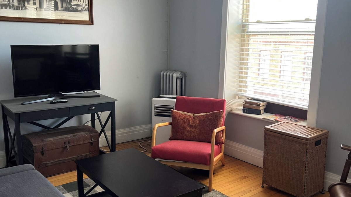Downtown Apartment | Charming 1-bedroom apartment in the historic Hotel Royal.
