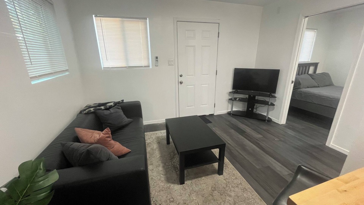 Farmington Apartment | Charming 1-bedroom apartment in enchanting Farmington with AC