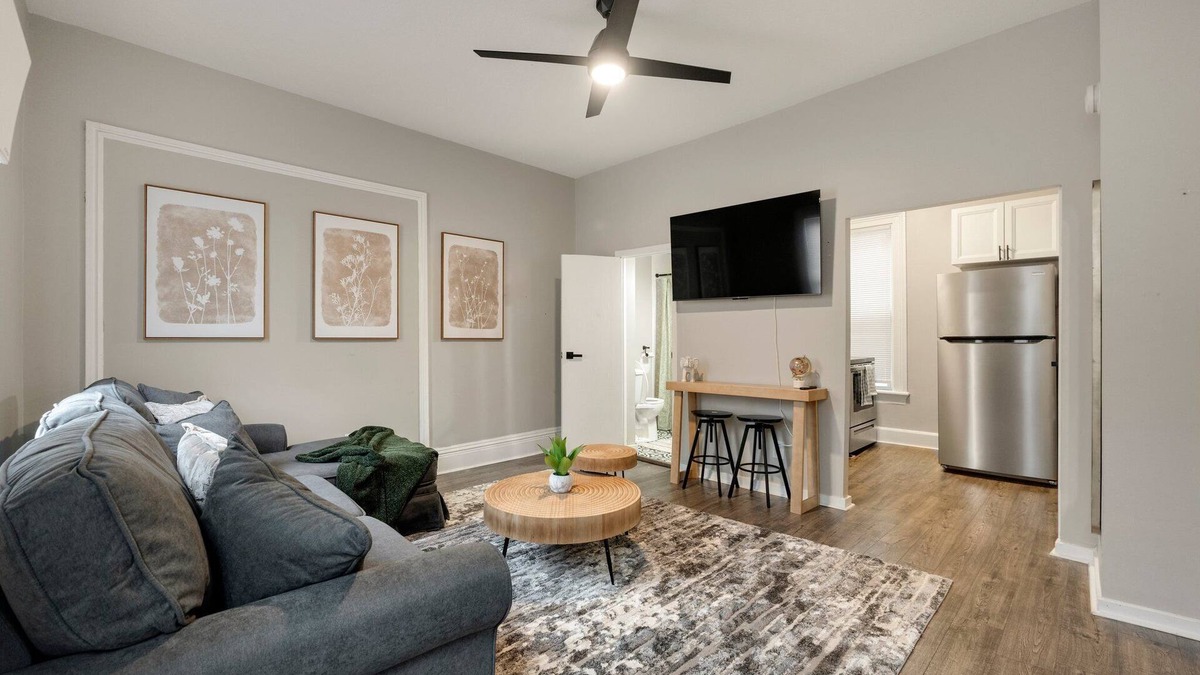 West Central Apartment | Charming 1-bedroom apartment in downtown Fort Wayne