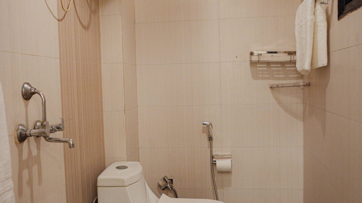 Chhatarpur Apartment | Charming 1-bedroom apartment in wonderful New Delhi with AC, WiFi