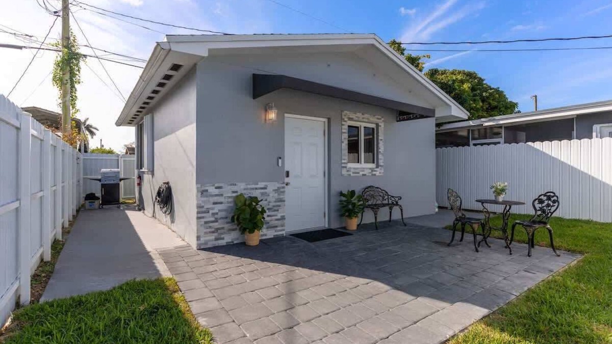 Homestead Apartment | Charming 1 Bedroom Apartment