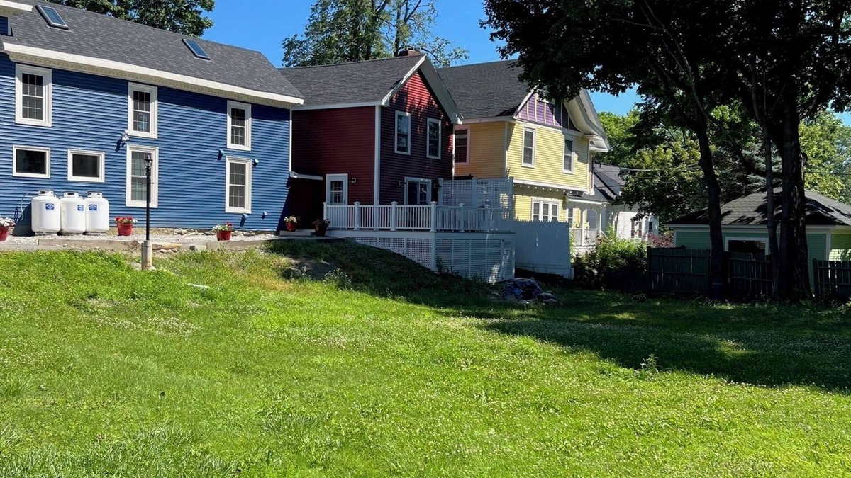 Rockland Apartment | Charming 1-bedroom apartment in Rockland. Sleeps 4 with pull out couch .
