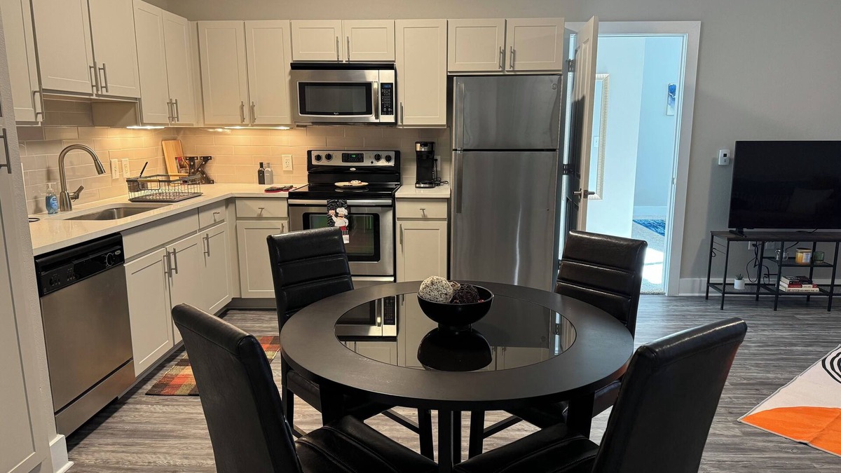 Addison Apartment | Charming 1-bedroom apartment in superb Addison with WiFi & a ton of amenities!