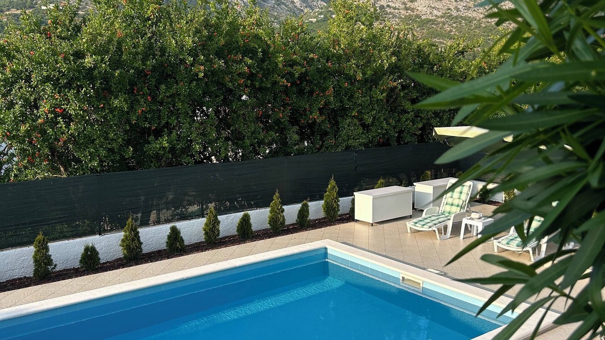 Blagaj Apartment | Charming 1-bedroom apartment in Blagaj with pool and lush garden