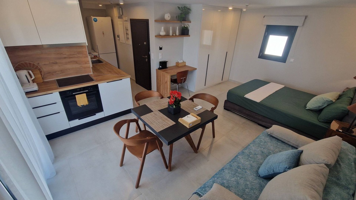 Ano Patisia Apartment | Charming 1-bedroom apartment in brilliant Athina with AC, WiFi