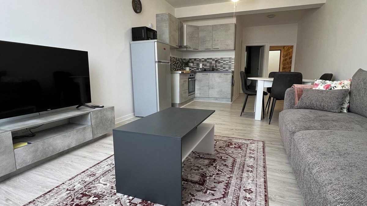 Eymet Apartment | Charming 1-bedroom apartment in Eymet square