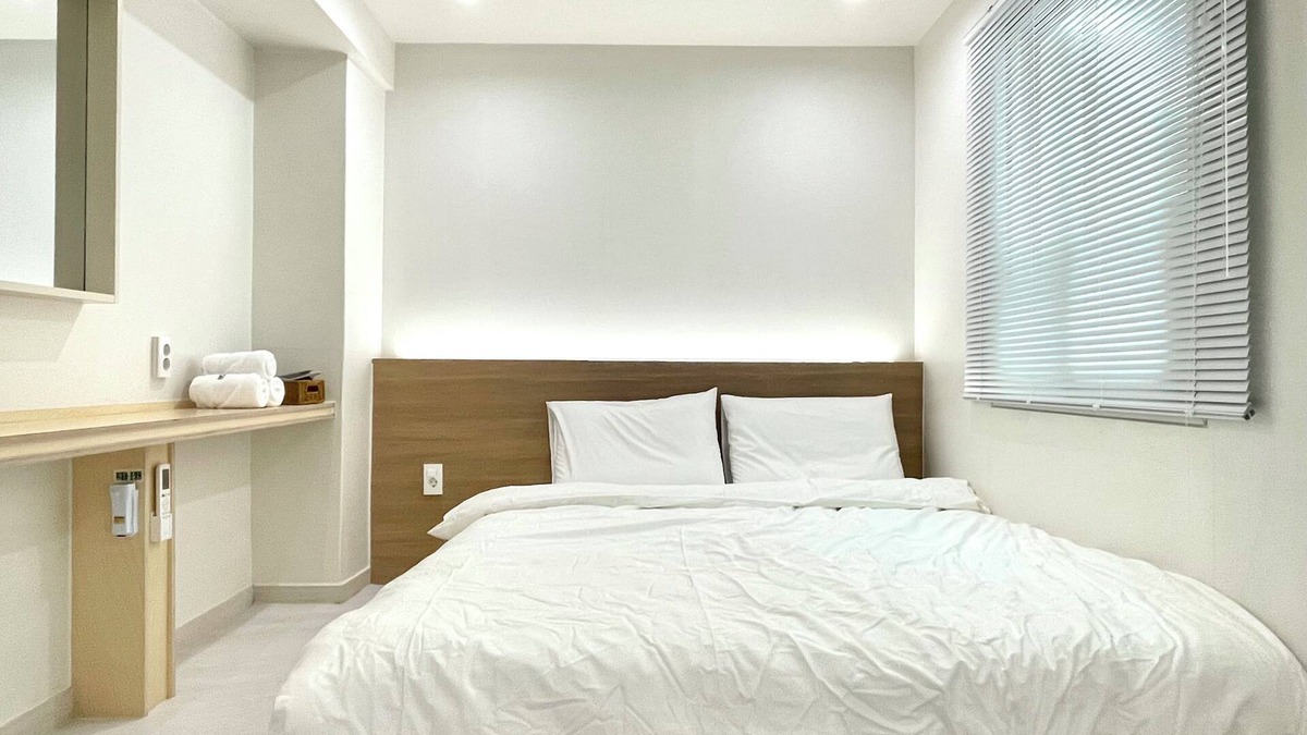 Jungang-dong House | Charming 1-bedroom building in brilliant Busan with WiFinand there r a large bed