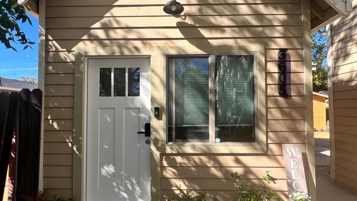 Southeastern Sacramento Cottage | Charming 1-bedroom cottage with AC and WiFi in Sacramento