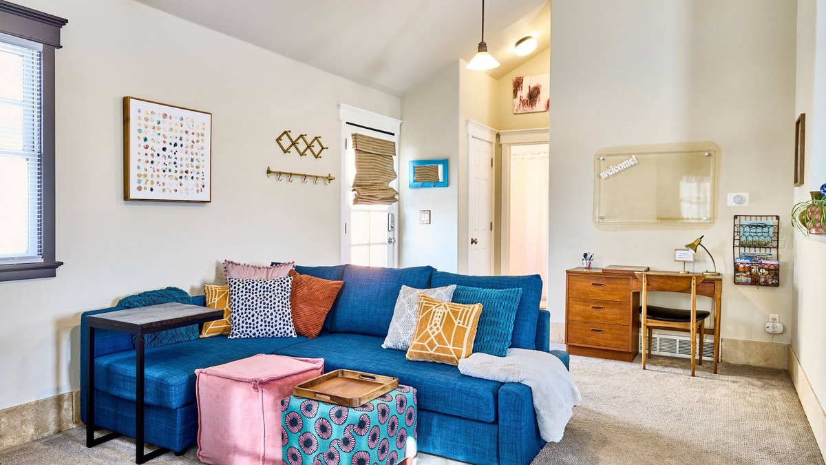 Longmont Cottage | Charming 1-bedroom Carriage House in the best neighborhood in Longmont