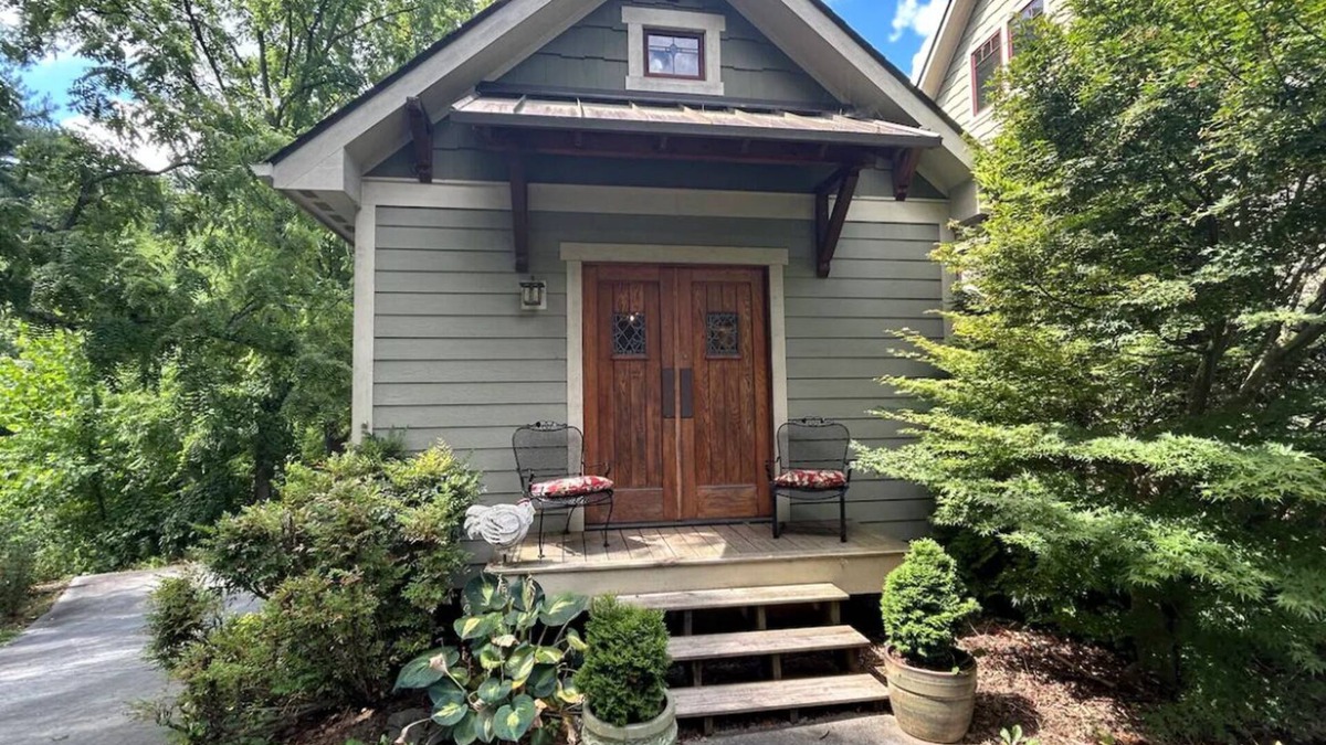 Jackson Park Cottage | Charming 1-bedroom cottage One Mile From Downtown Asheville, Pet Friendly