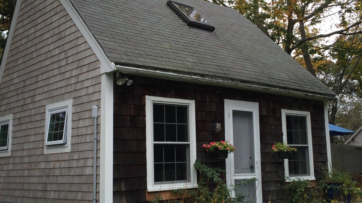West Hyannisport Cottage | Charming 1 Bedroom Cottage Close To Beautiful Craigville Beach