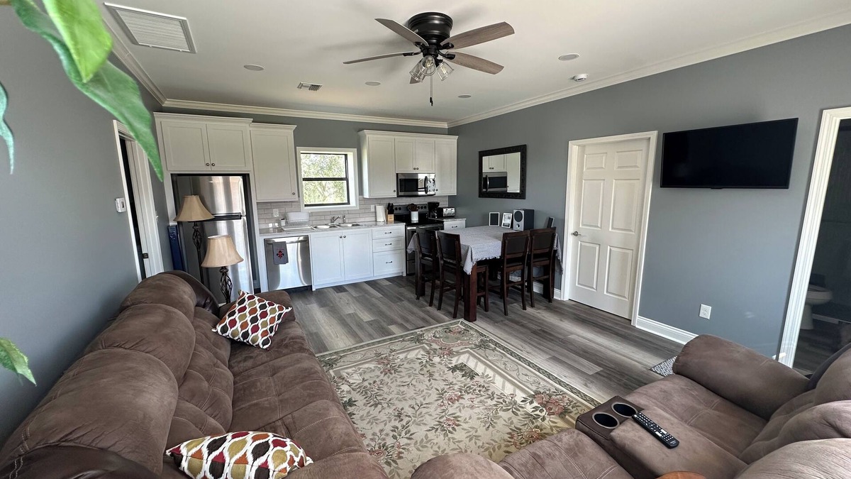 Milton Cottage | Charming 1-bedroom cottage in Ridge/Judice community with central AC/Heating.