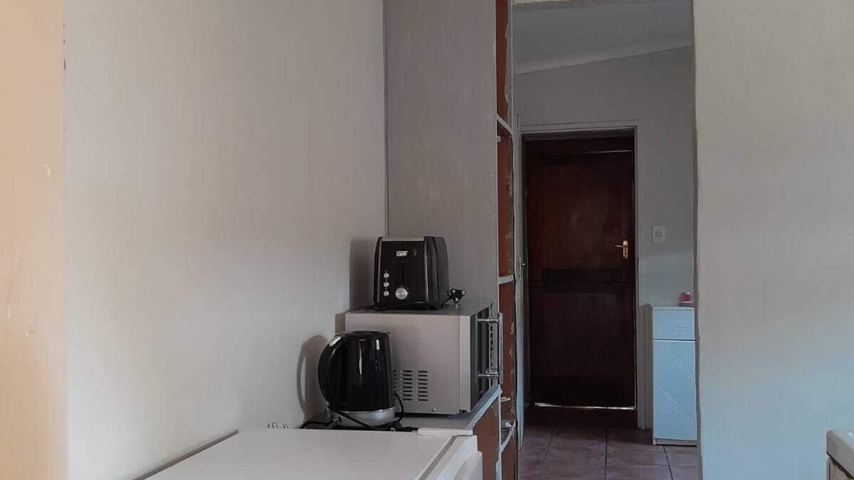 Lyttelton Manor Cottage | Charming 1-bedroom cottage in cool Centurion with WiFi