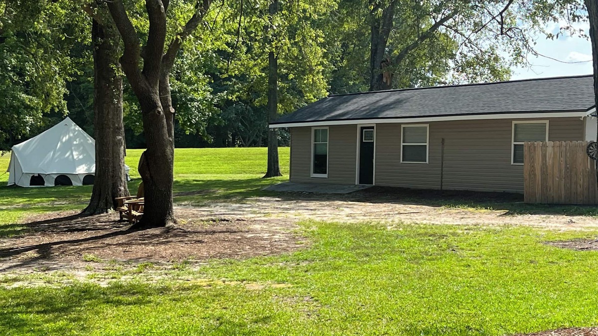 Rockledge Cottage | Charming 1-bedroom cottage with WiFi, AC in nice Soperton