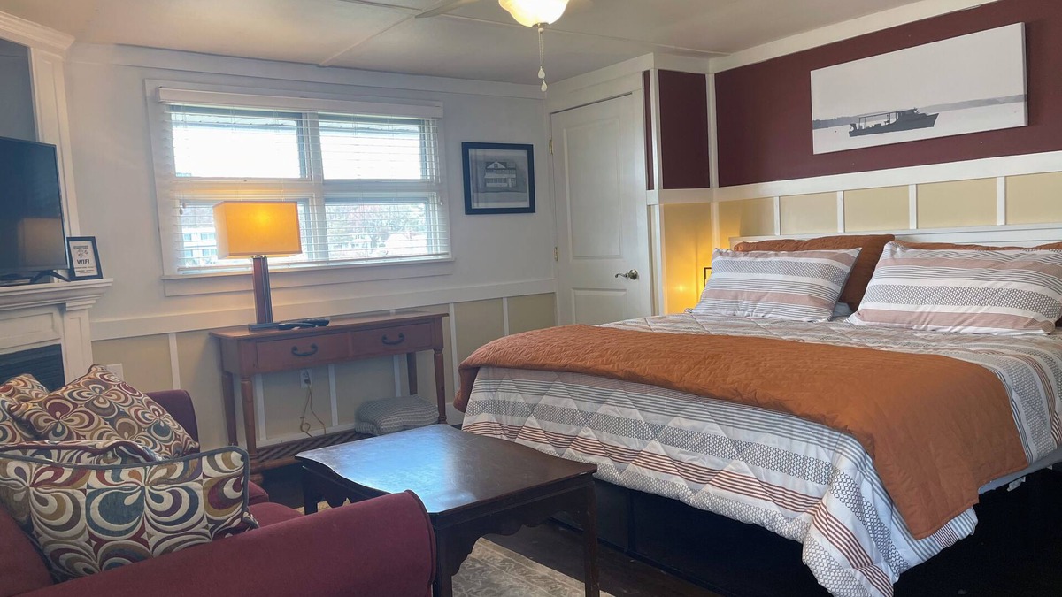 Bozman Cottage | Charming 1-bedroom cottage on the water, minutes from St Michaels MD
