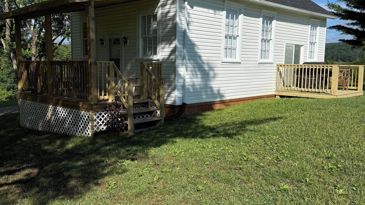 Pilot Cottage | Charming 1-bedroom cottage with AC, WiFi in amazing Pilot