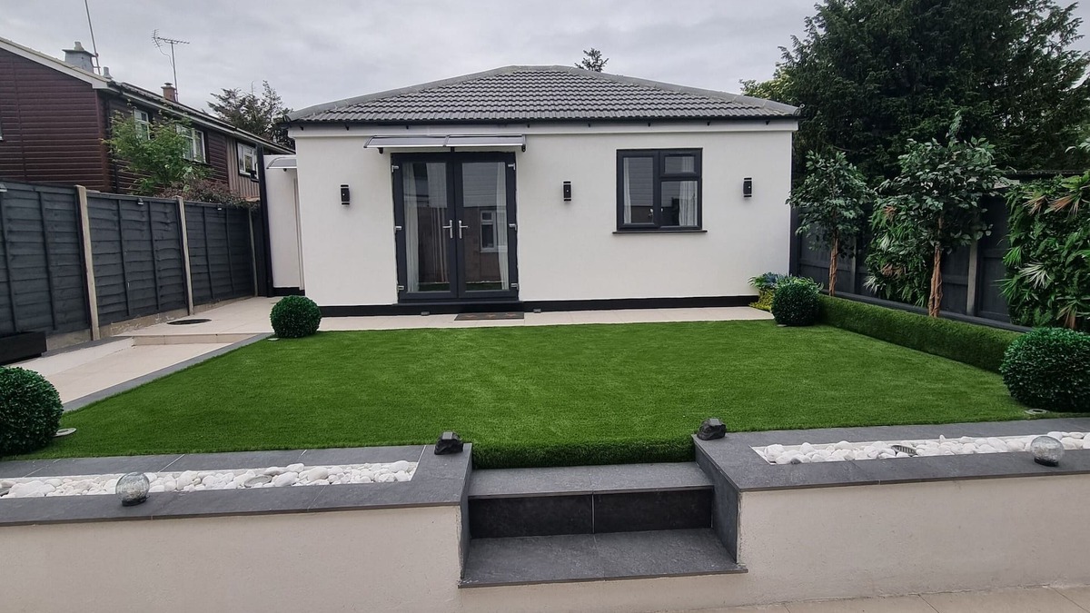 Little Holland House | Charming 1-bedroom Garden Apartment