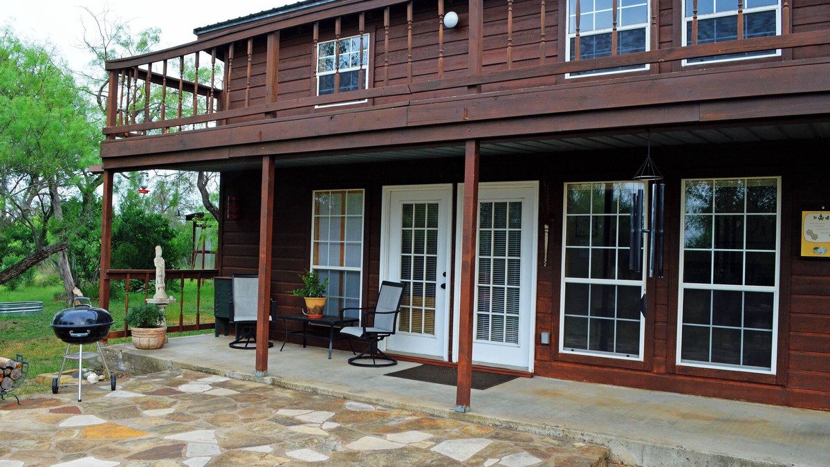 Spicewood House | Charming 1-bedroom gallery bungalow on 9 acres in Spicewood, new central air/ht.