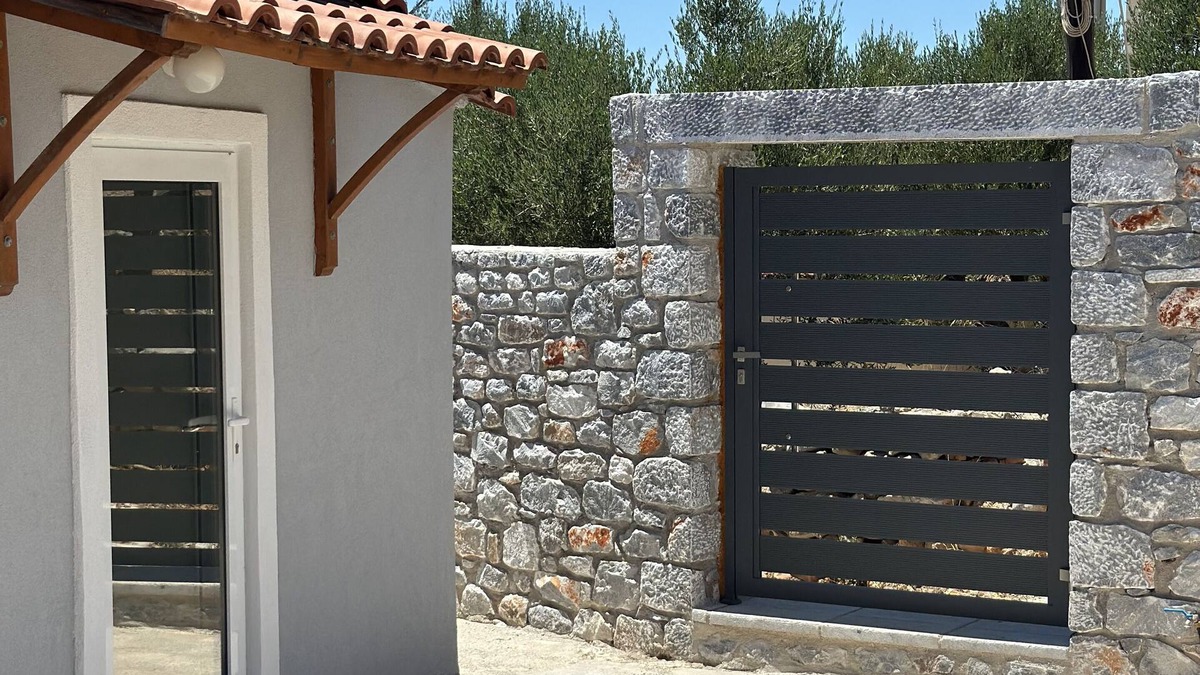 Mavrovouni House | Charming 1-bedroom house with WiFi&AC in beautiful Mavrovouni-Mamour Apartments