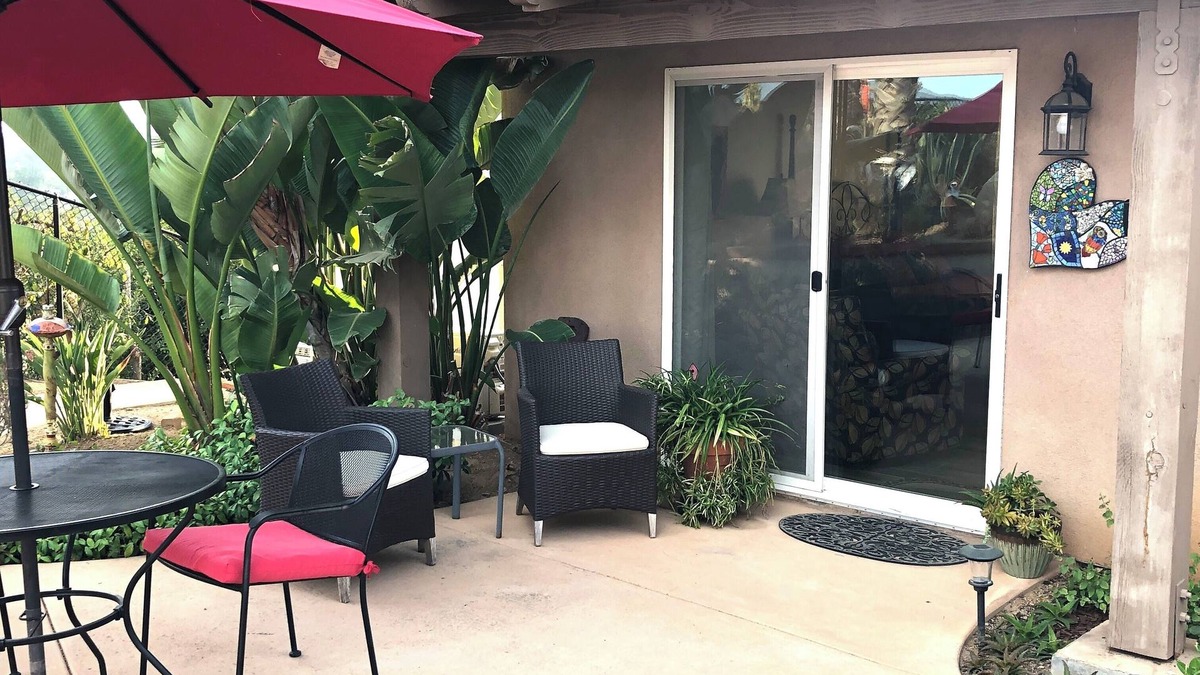 North Ridge House | Charming 1-bedroom house in Escondido with AC, WiFi, quiet and private, views