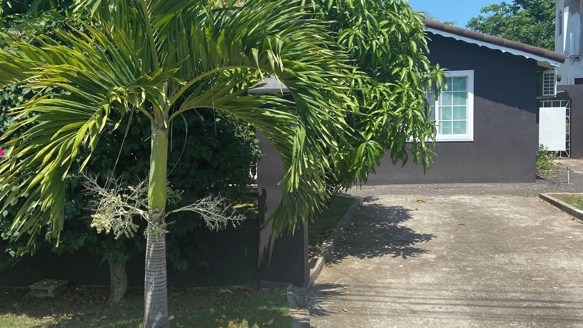 Falmouth House | Charming 1-bedroom house with AC, WiFi in welcoming Falmouth