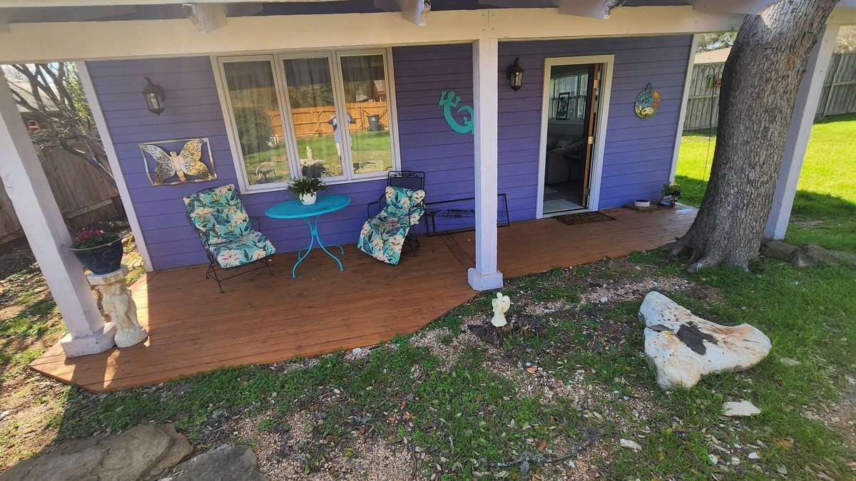 Shady Hollow House | Charming 1-bedroom house with WiFi, AC in lovely South nAustin
