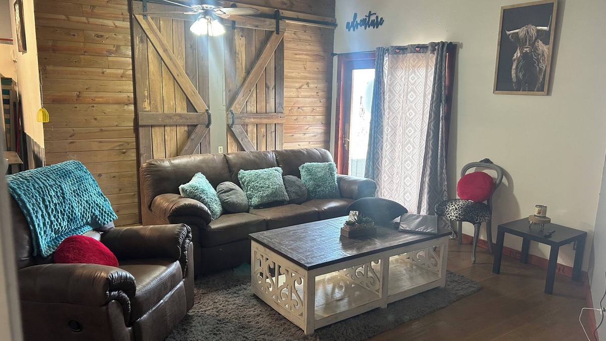 Lincoln County Apartment | Charming 1-bedroom Rustic apartment with river access by Brady, North Platte NE