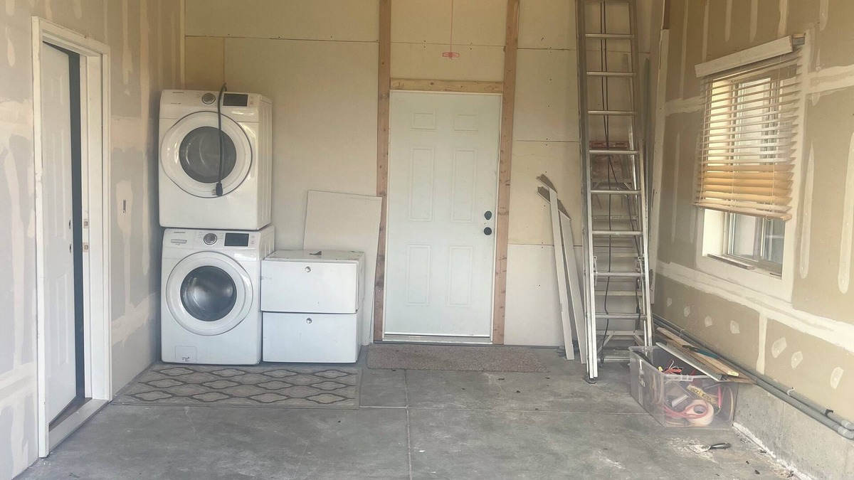 Hooper Condo | Charming 1-bedroom tiny loft condo with garage and hot tub access.