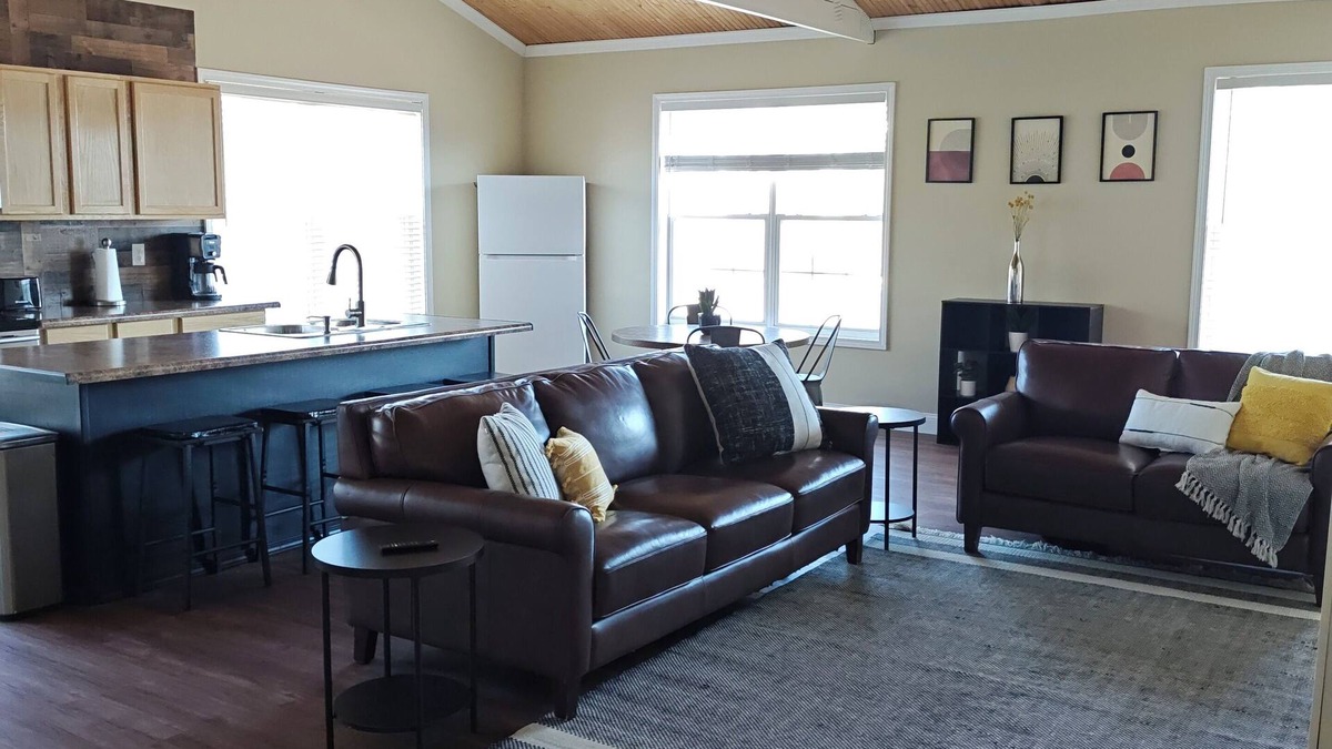 Charlestown House | Charming 1-bedroom carriage house in delightful Charlestown with WiFi, AC