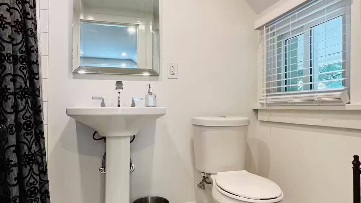 East Aurora Apartment | Charming 1-bedroom apartment in East Aurora
