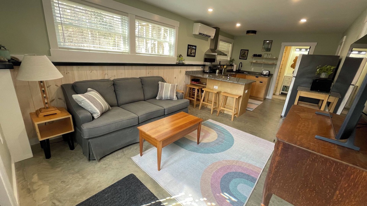Lincolnville Apartment | Charming 1-bedroom apartment with AC, WiFi in tranquil Lincolnville