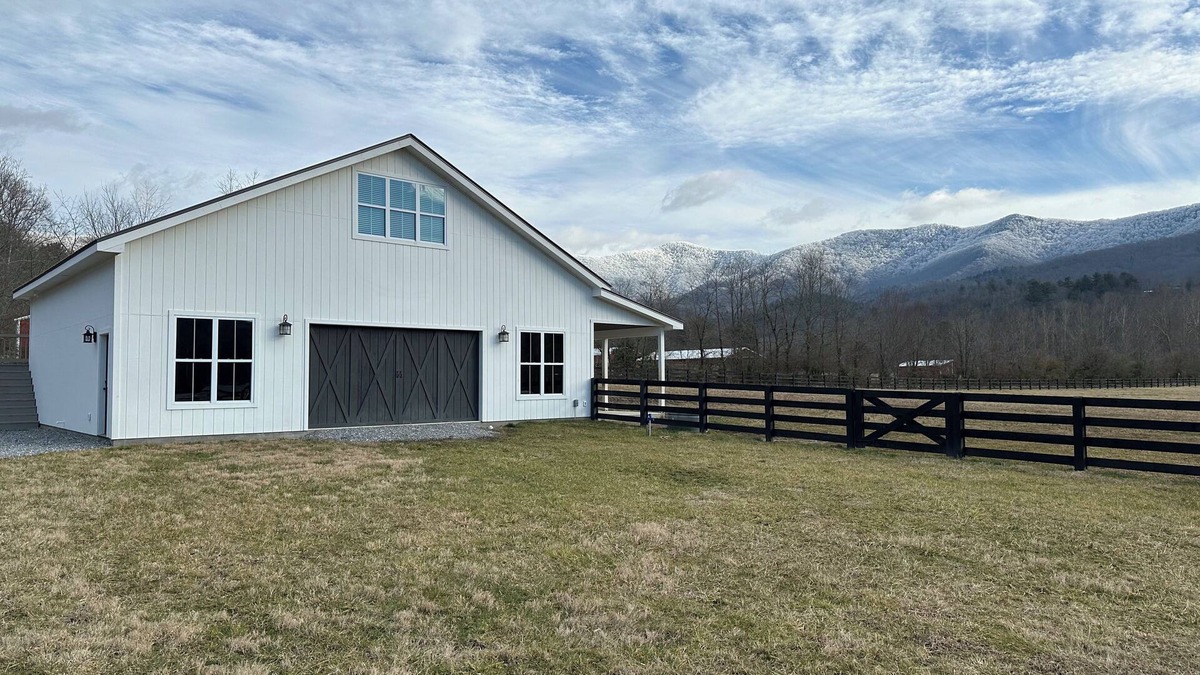 Young Harris Apartment | Charming 1-bedroom apt in lovely Young Harris with AC, WiFi and Highland Cows!