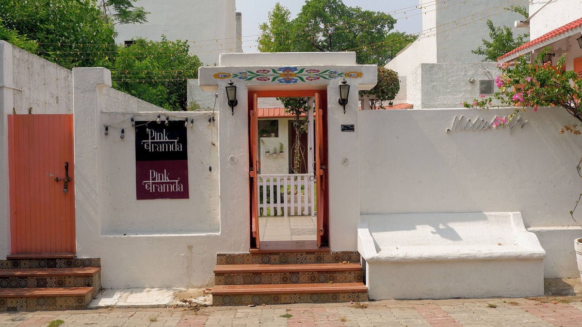 Gomti Nagar Villa | Charming 1-bedroom villa in delightful Lucknow with AC