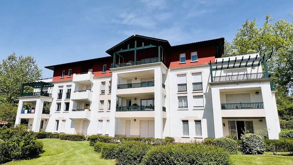 Cambo-les-Bains Apartment | Charming 1-BR Apt in Cambo-les-Bains with Pool, Park, Parking & Modern Amenities