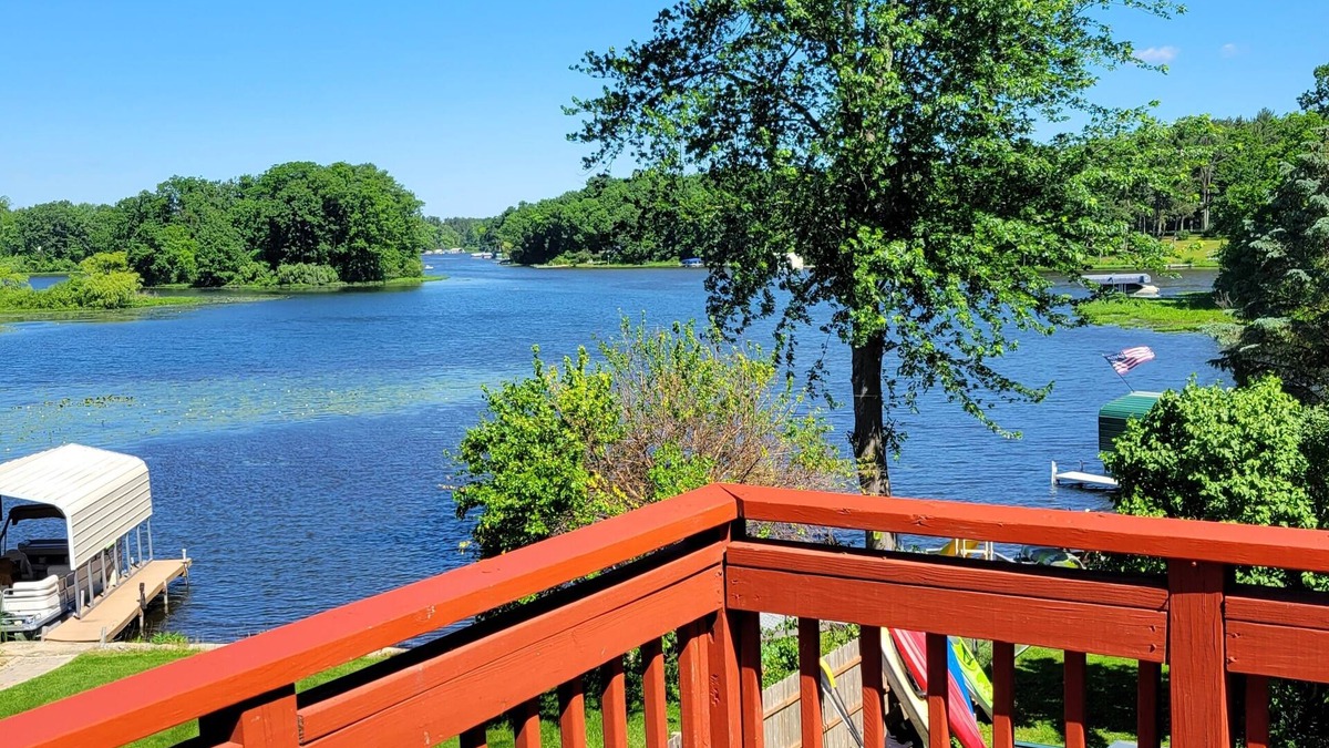 Fenton House | Charming 1450sqft Upstairs duplex on lobdell lk with amazing sunset views.