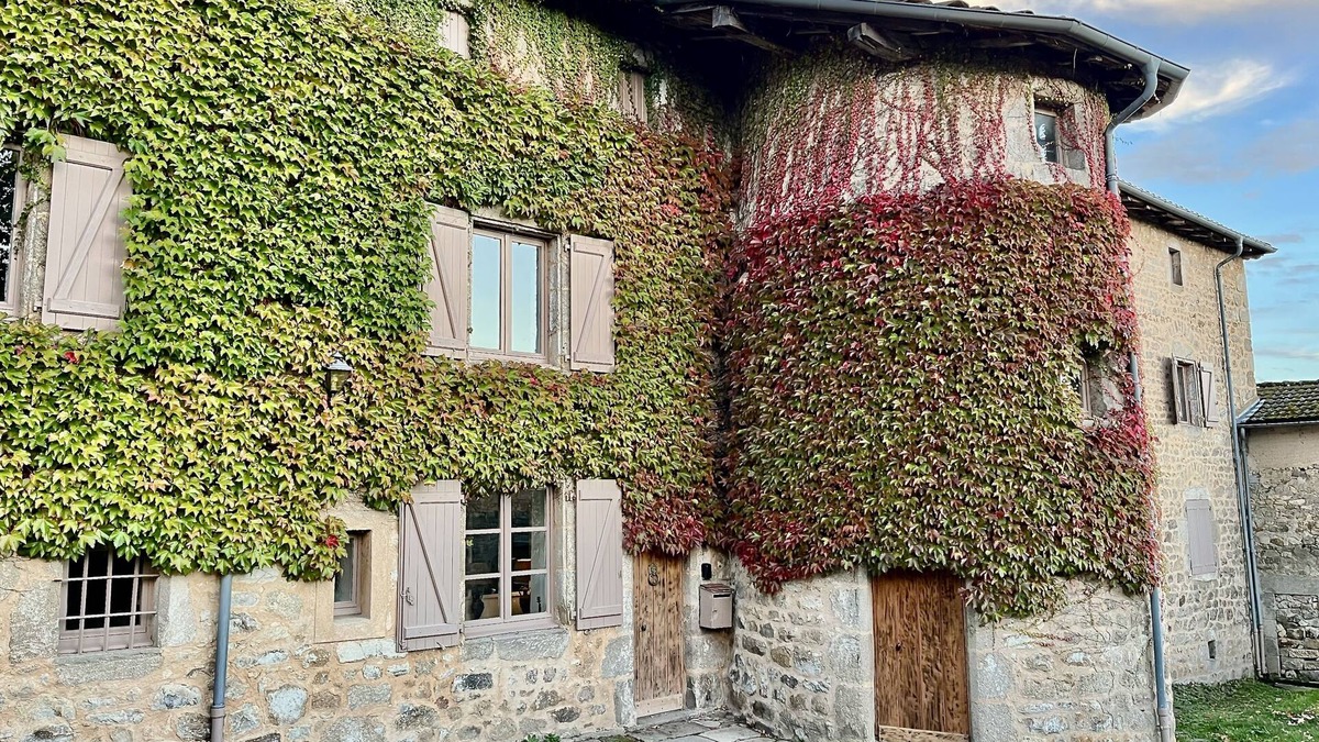 Olliergues Villa | Charming 17th century residence, Calm, Livradois Forez Natural Park, Olliergues
