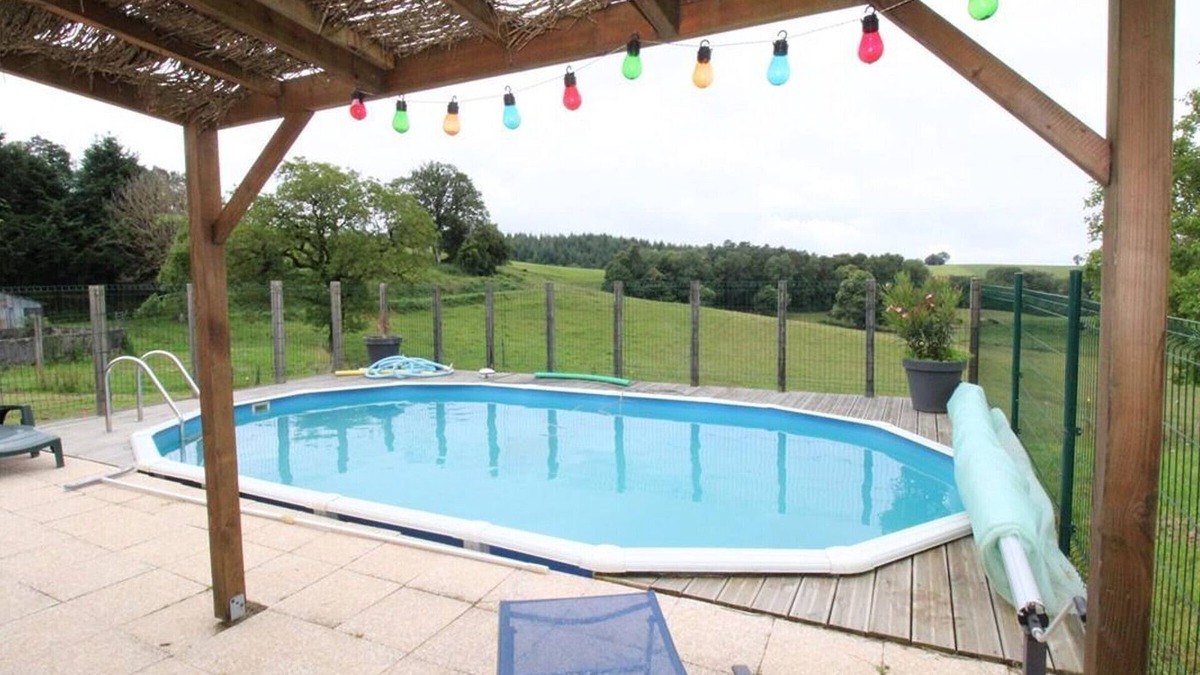 Arnac Cottage | Charming 1850s House with Private Heated Pool, Stunning Views, and Modern Amenities
