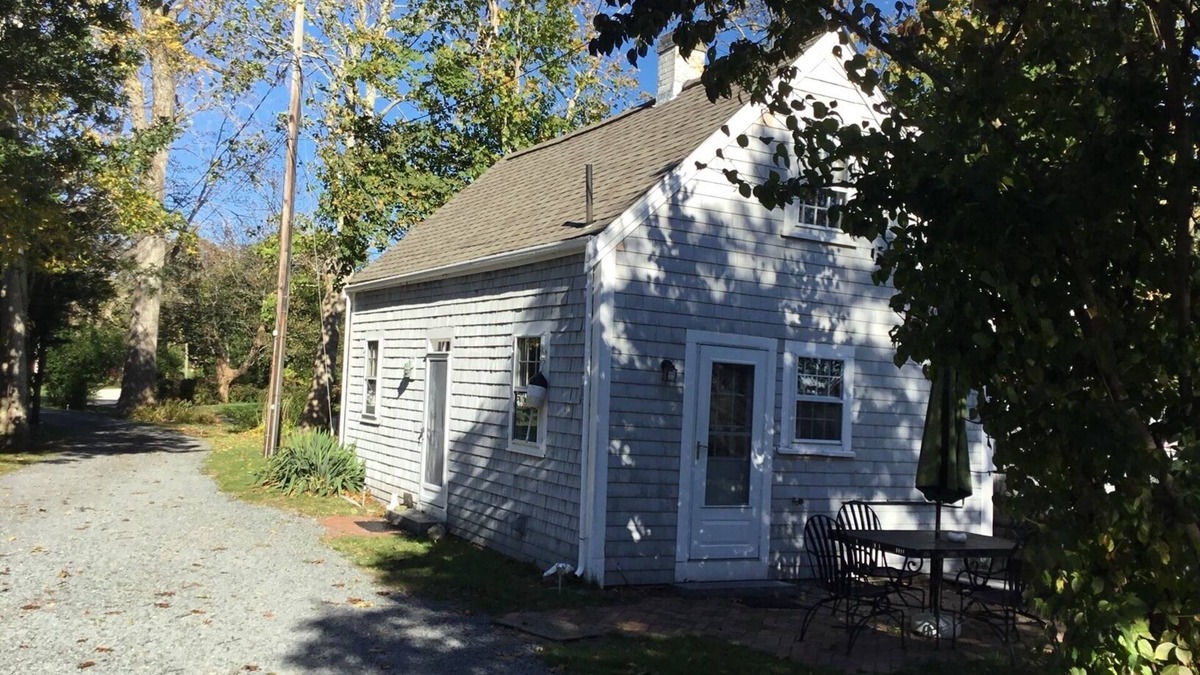 Dennis Cottage | Charming 18th century cottage with its own beachfront on Scargo Lake near bay
