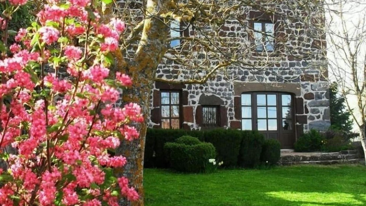 Bains Cottage | Charming 18th Century Stone House in Scenic Velay Village on St. James Way, Near Le Puy-en-Velay