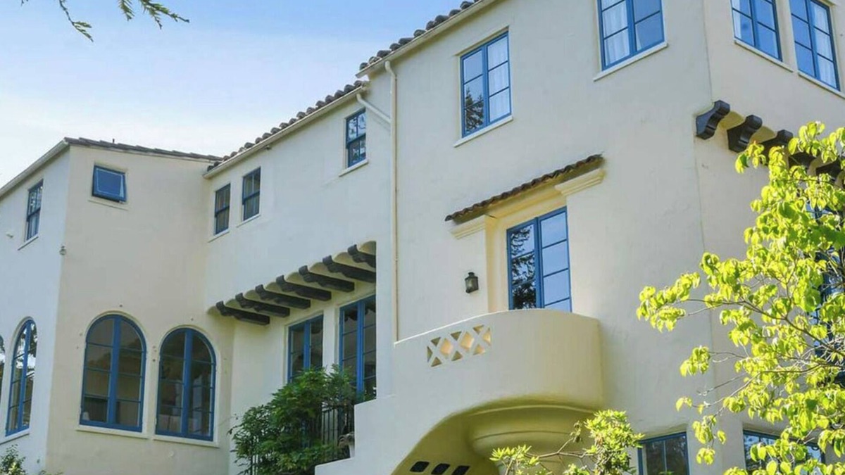 Berkeley House | Charming 1924 unit with garden, modern updates, and serene Berkeley views.