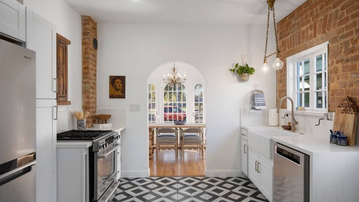 Roosevelt House | Charming 1930's Spanish Bungalow