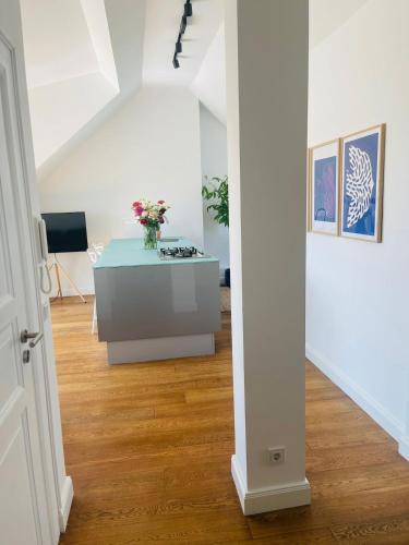 Kleve Apartment | Charming 1930s Home
