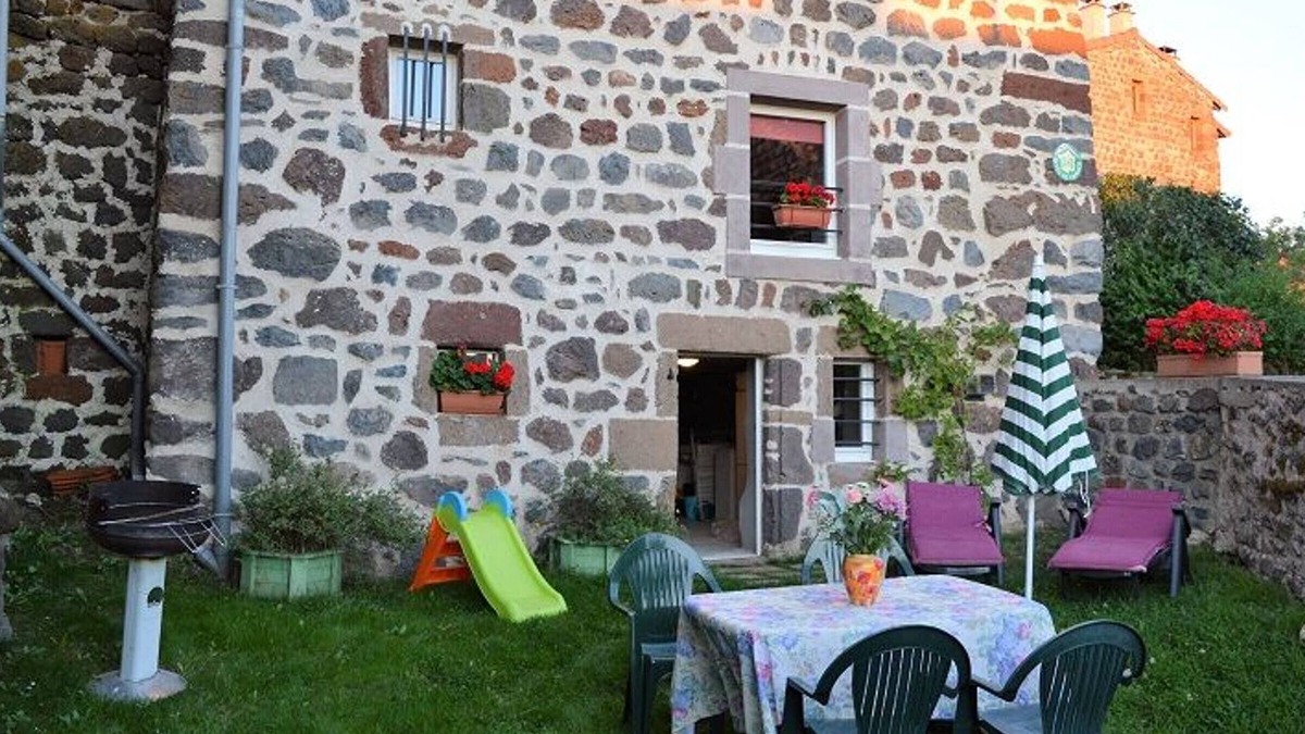 Vergezac Cottage | Charming 19th-Century Stone House with Kids Playground near Le Puy-en-Velay
