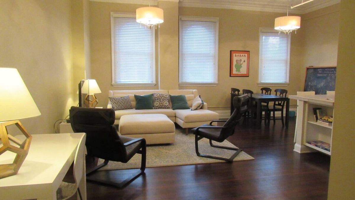 Albany Apartment | Charming 1BR Albany retreat w/parking & full kitchen, near MVP Arena, Washington Park & dining