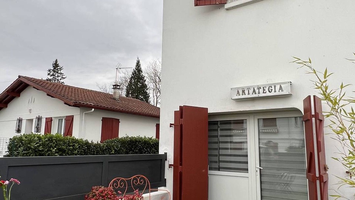 Cambo-les-Bains Apartment | Charming 1BR Apt in Cambo-les-Bains with Terrace, Internet & Modern Kitchen