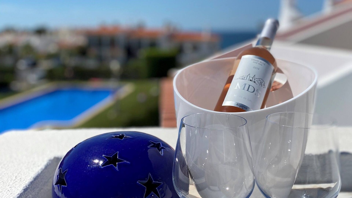 Carvoeiro Apartment | Charming 1BR Apartment Close to Town and Beaches