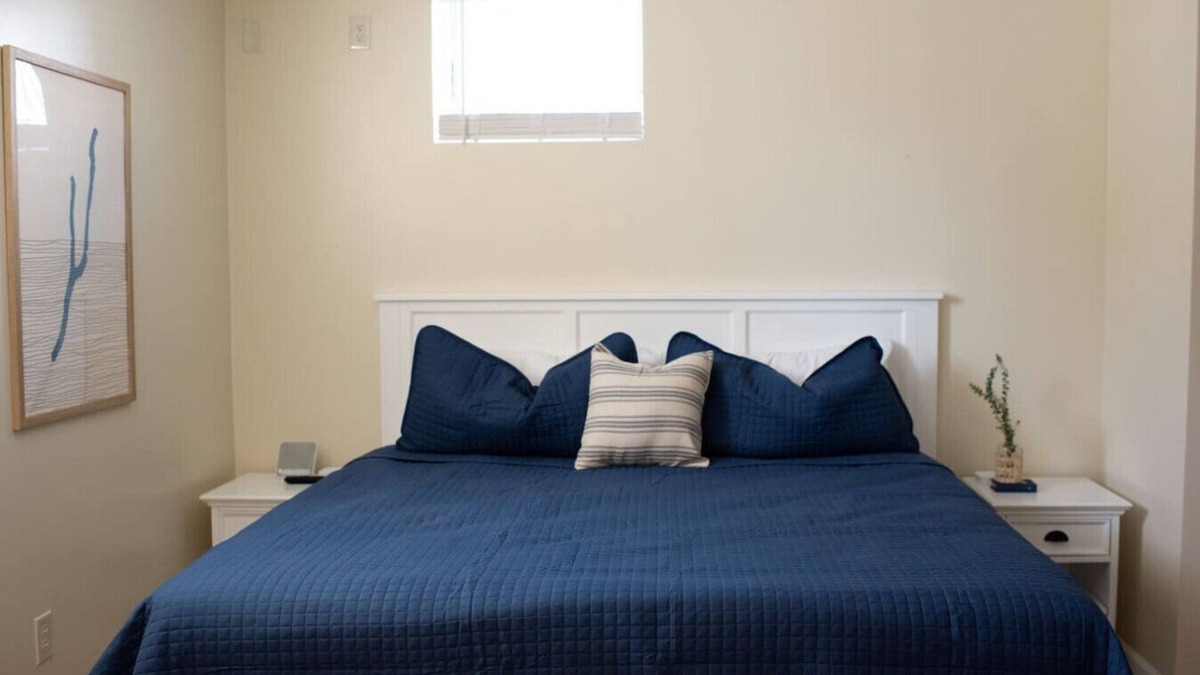 Cameron Condo | Charming 1BR getaway steps from Keuka Lake, wine trail & Village Square