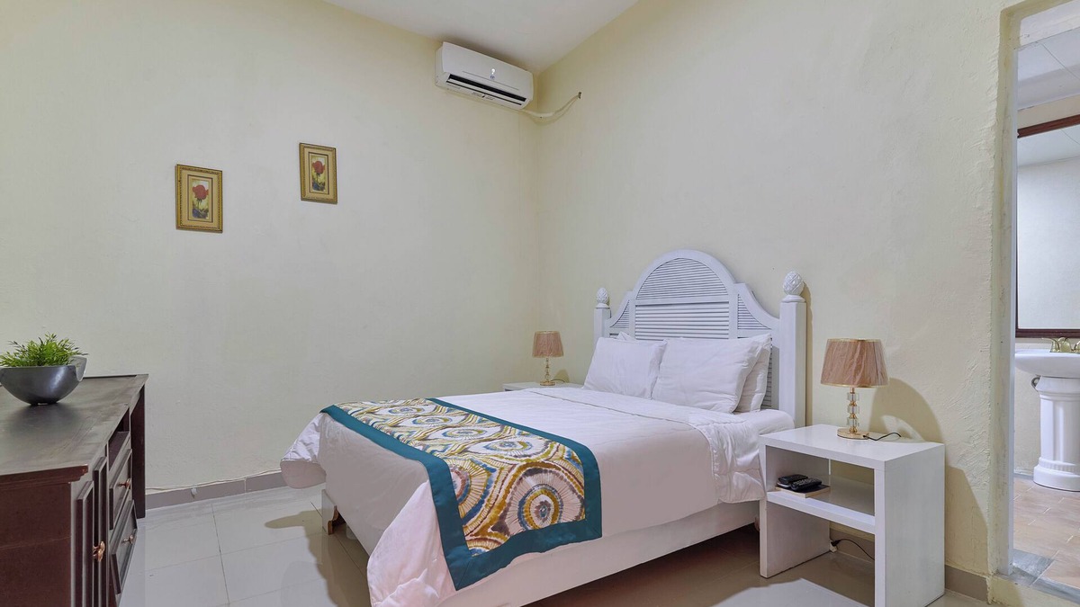 San Anton Hotel | Charming 1BR Hotel Room in Historic Zona Colonial with WiFi and AC